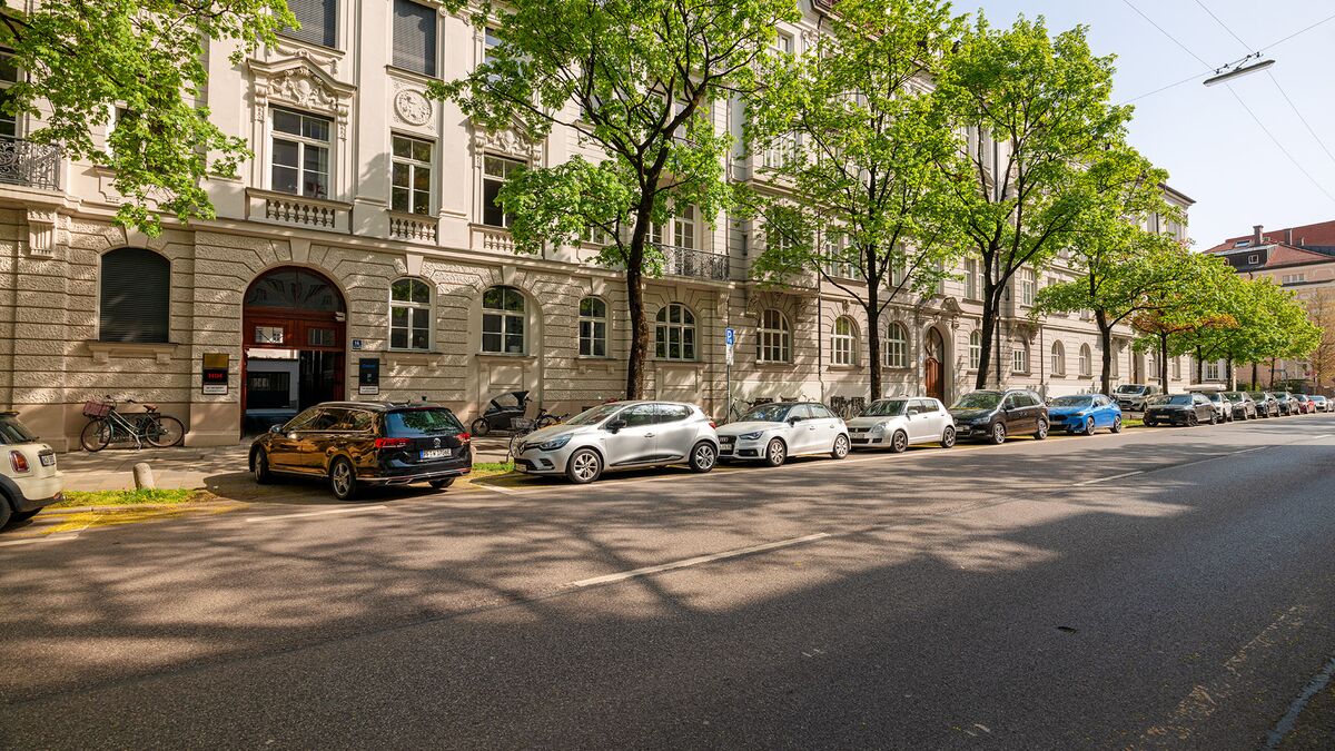 Vista exterior del edificio protegido como monumento histórico situado en la calle Franz-Joseph