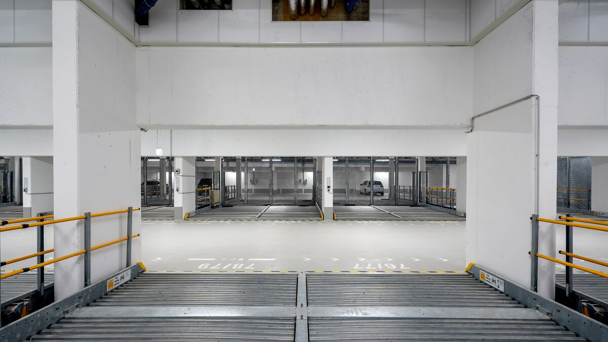 Vista general de los sistemas de aparcamiento en el aparcamiento subterráneo