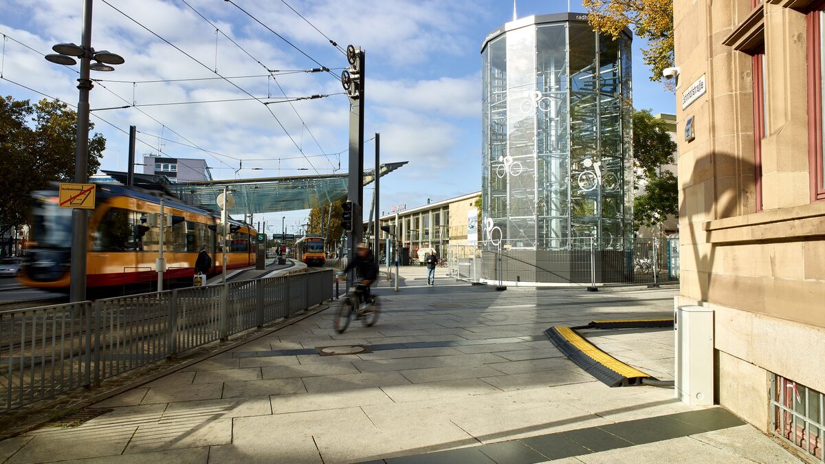 Sistema automático de aparcamiento de bicicletas en la estación de Heilbronn
