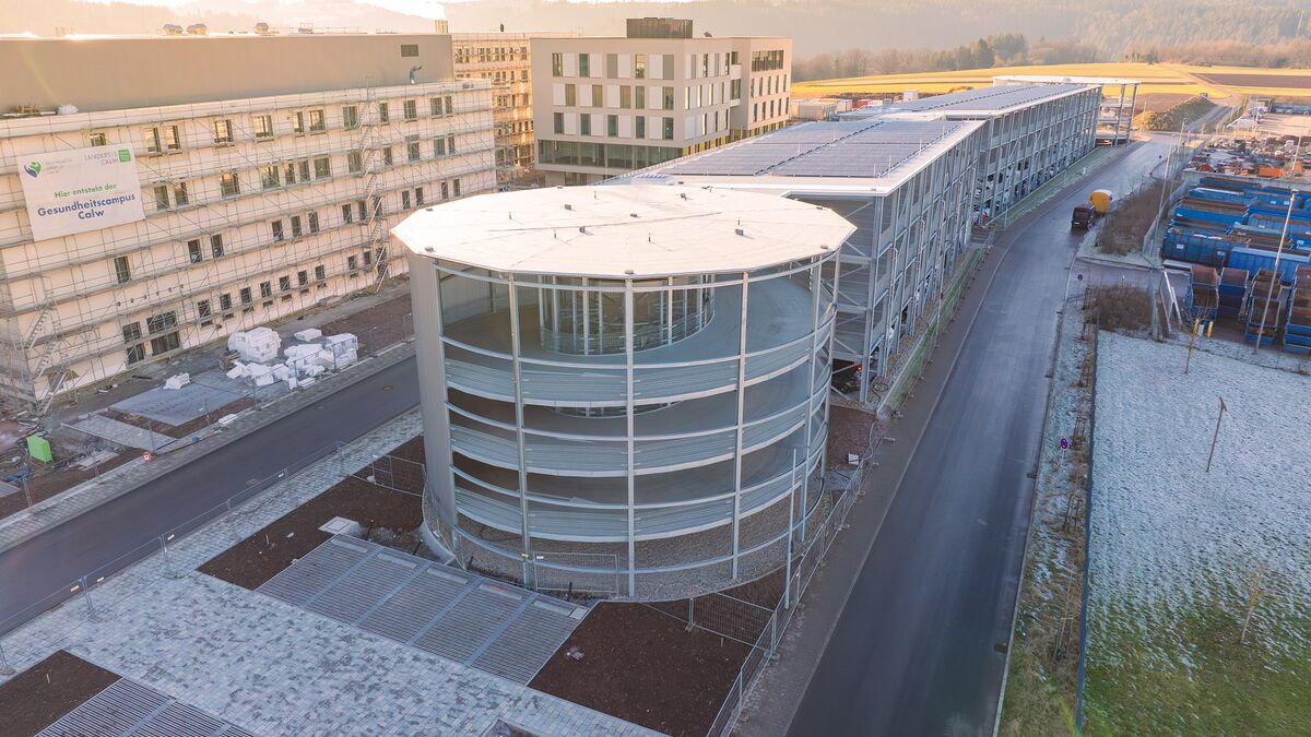 Vista aérea del aparcamiento del Campus de la Salud de Calw